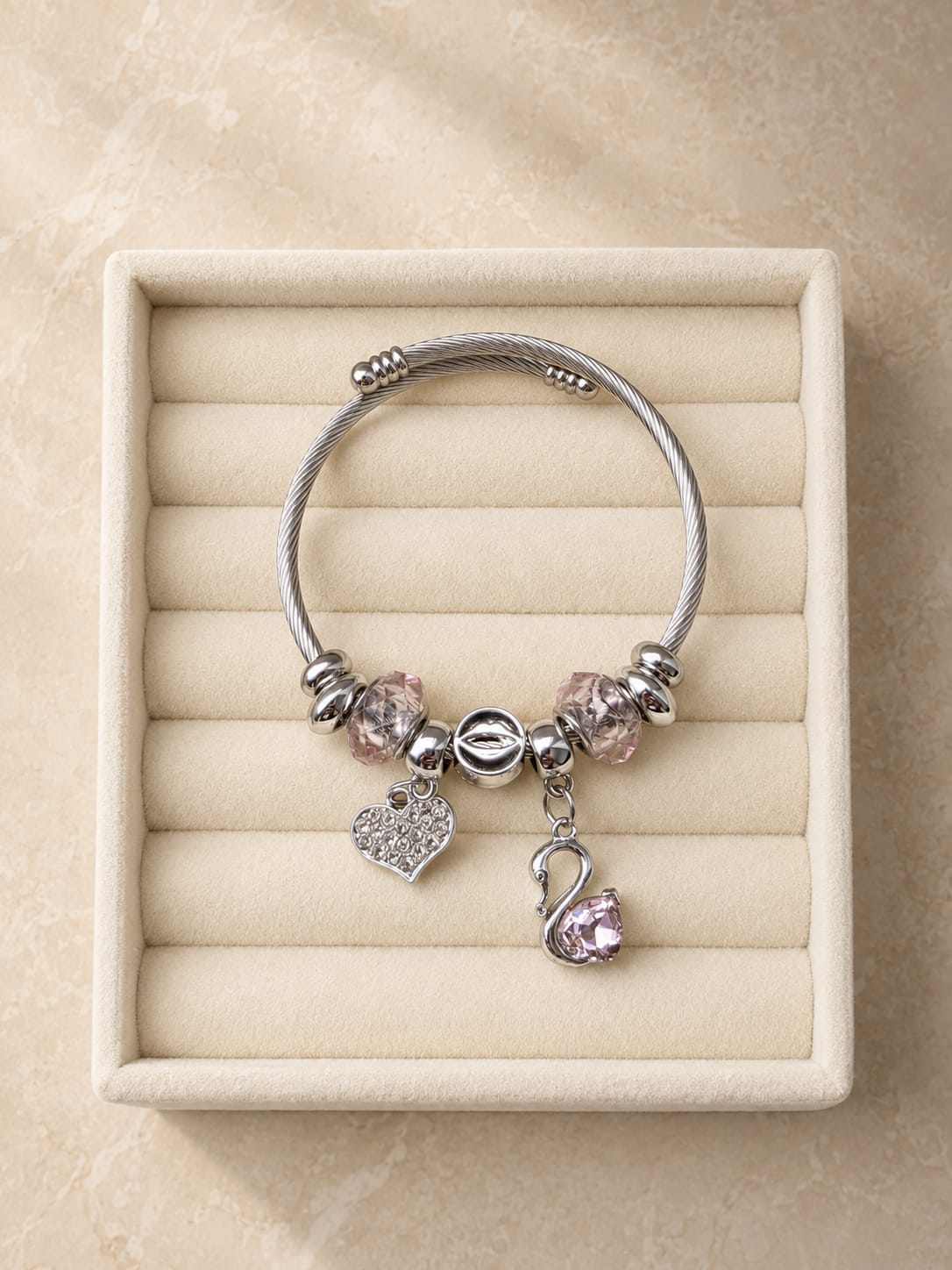 Funkelnder Schwan-Herz-Charm-Armreif