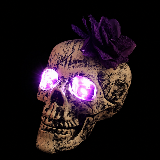 LED-Totenkopf mit Blume als Halloween-Deko